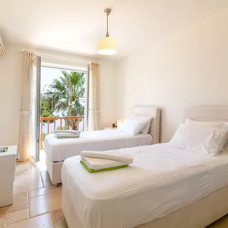 Villa Keady, Lavanta, *